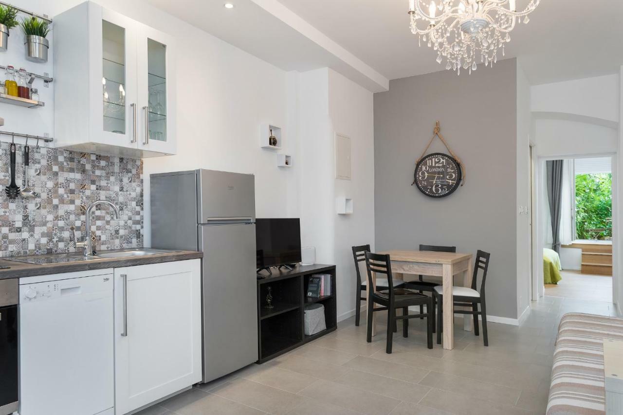 Apartment Secret Garden โอปาติยา ภายนอก รูปภาพ