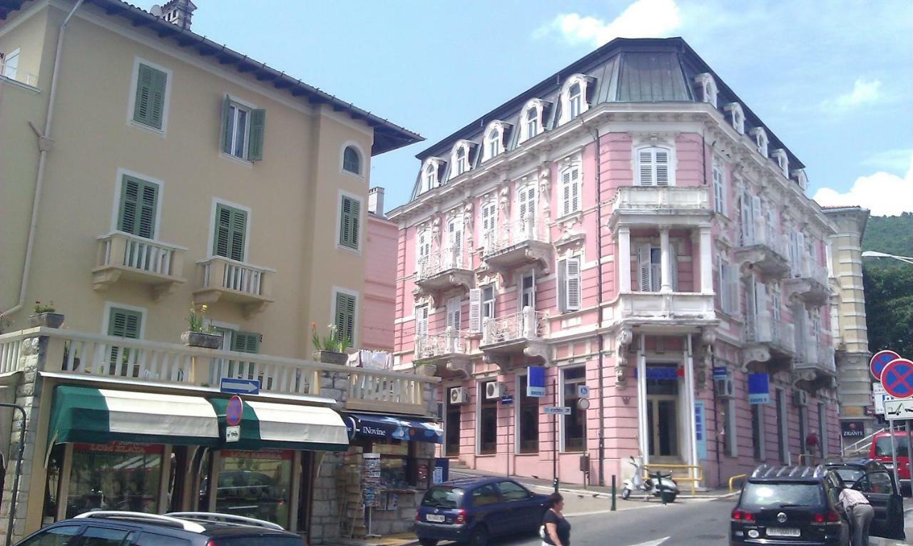 Apartment Secret Garden โอปาติยา ภายนอก รูปภาพ
